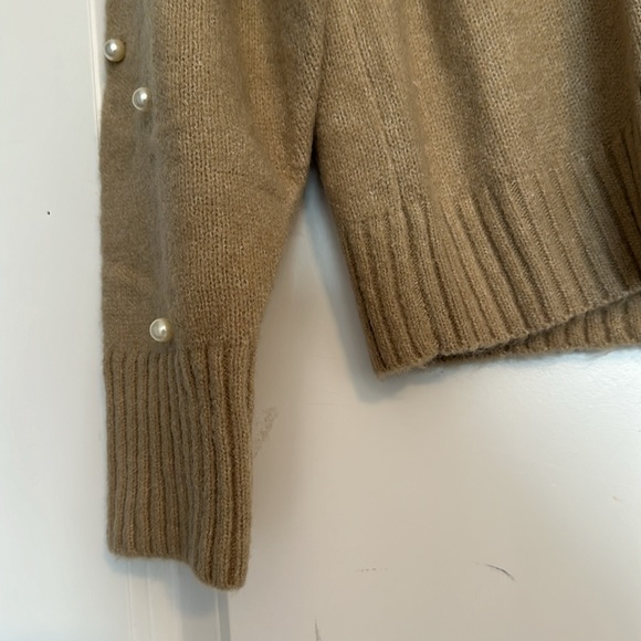 Lush Women’s Tan Pearl Sleeve Sweater - XS - Picture 4 of 6